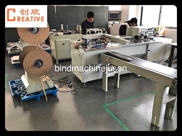 Máquina cerrada PBW580 de perforación en línea de la bobina automática para el cuaderno y el calendario proveedor
